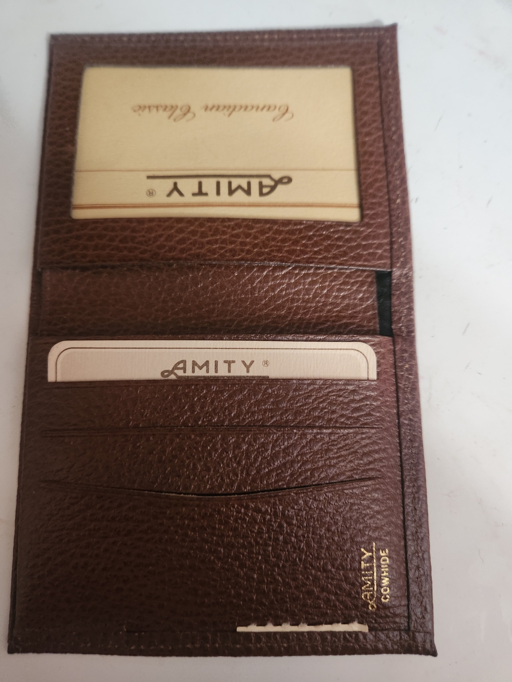 Amity Canadian Classic Brown Textured Cowhide Card Holder with Gold Logo - Picture 3 of 4